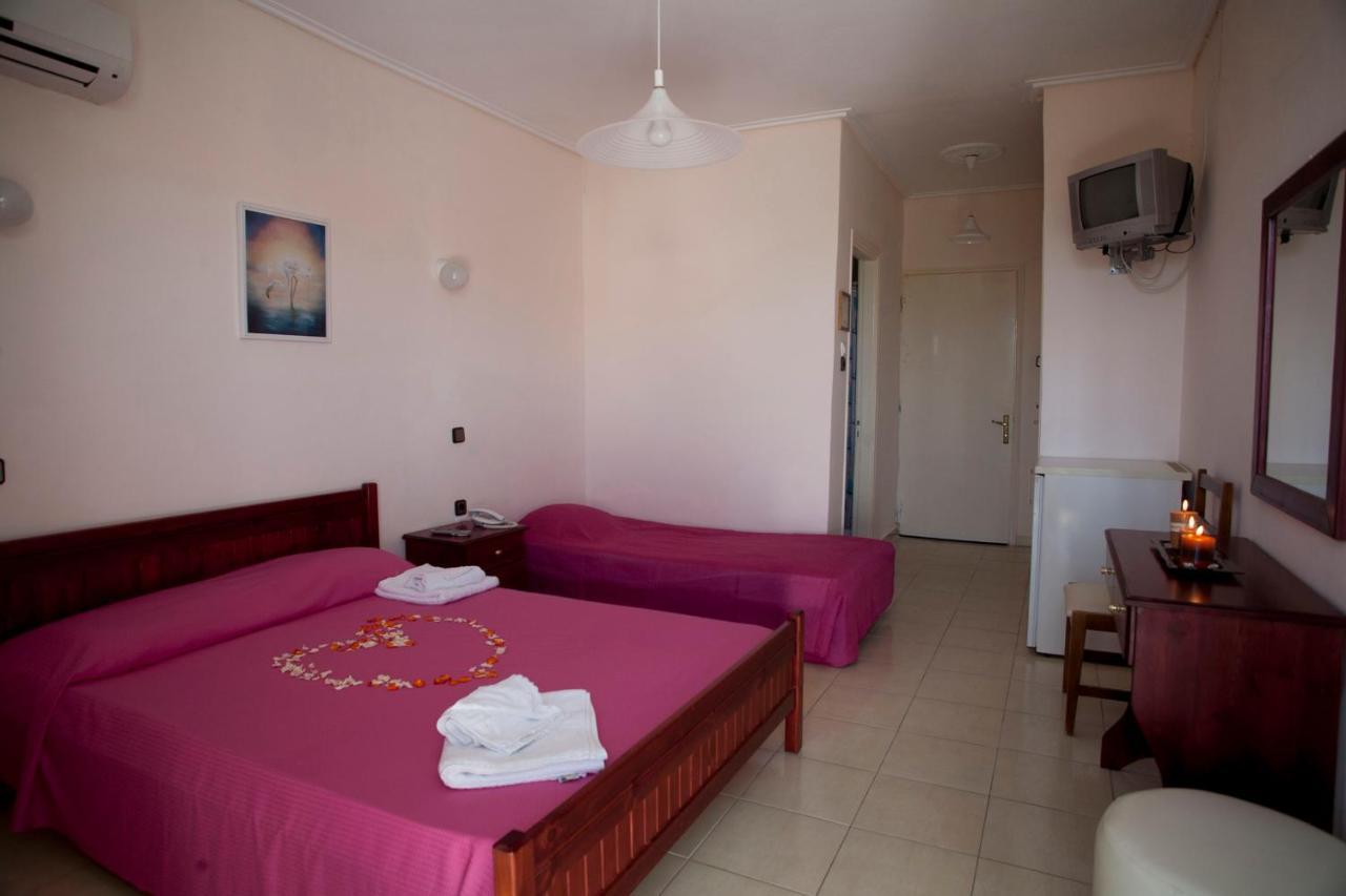 Francisco Beach Hotel Agios Andreas  객실 사진
