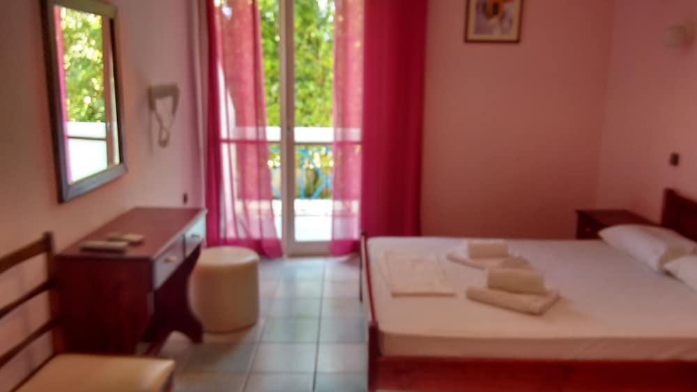 Francisco Beach Hotel Agios Andreas  외부 사진