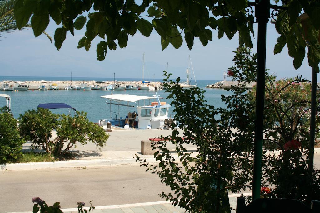 Francisco Beach Hotel Agios Andreas  외부 사진