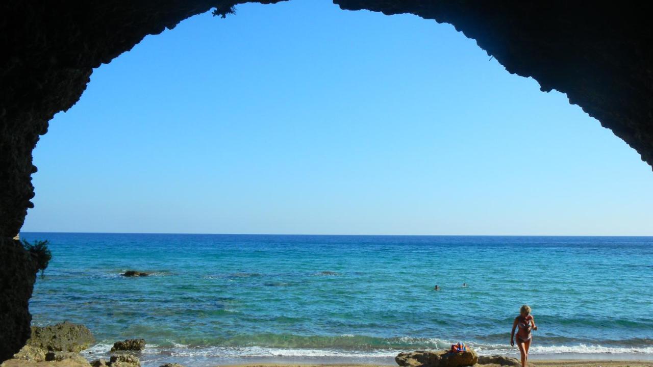 Francisco Beach Hotel Agios Andreas  외부 사진